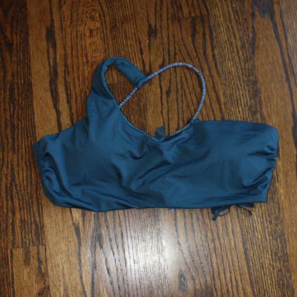 NWT Red Carter One shoulder bikini top - M